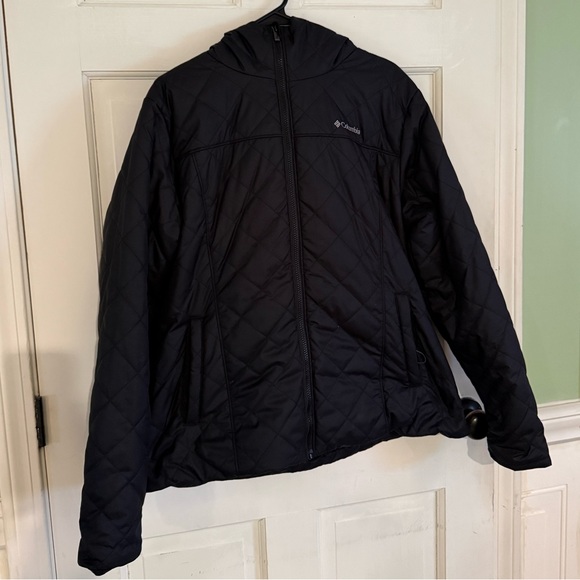Columbia Jackets & Blazers - Columbia Black Quilted Hooded Puffer Jacket